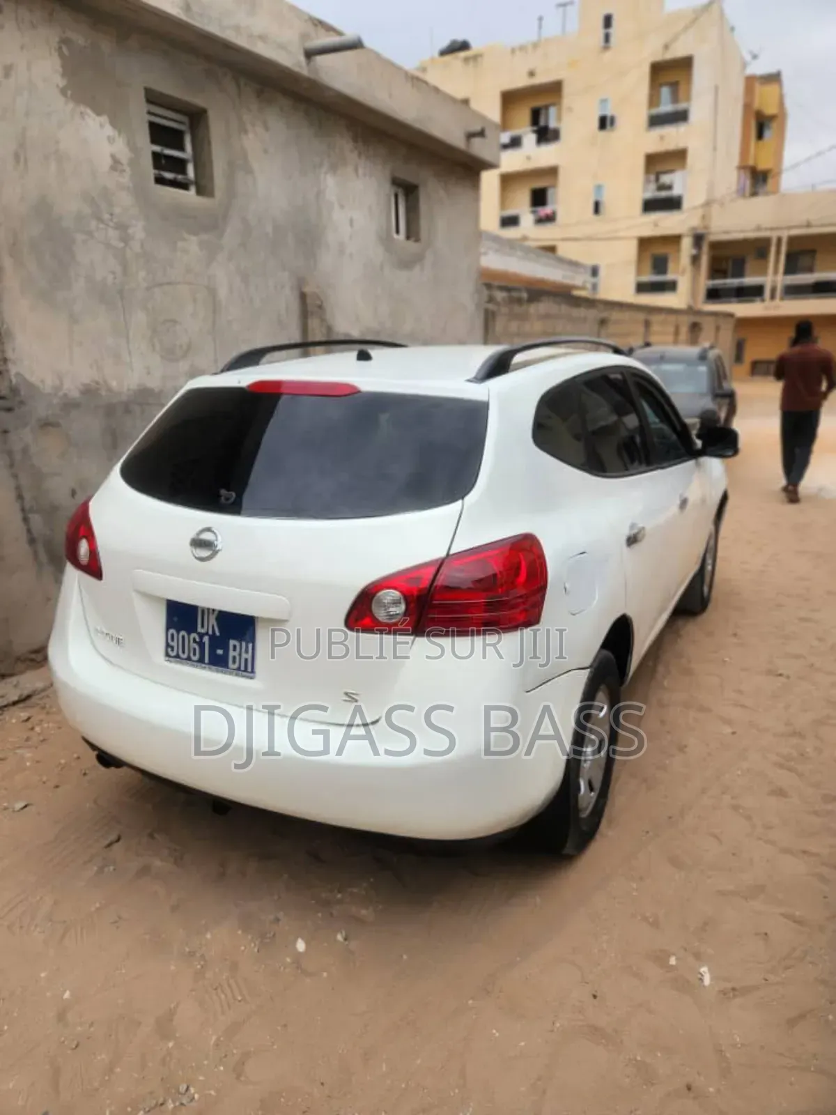 Nissan Rogue 2011 Blanc cassé