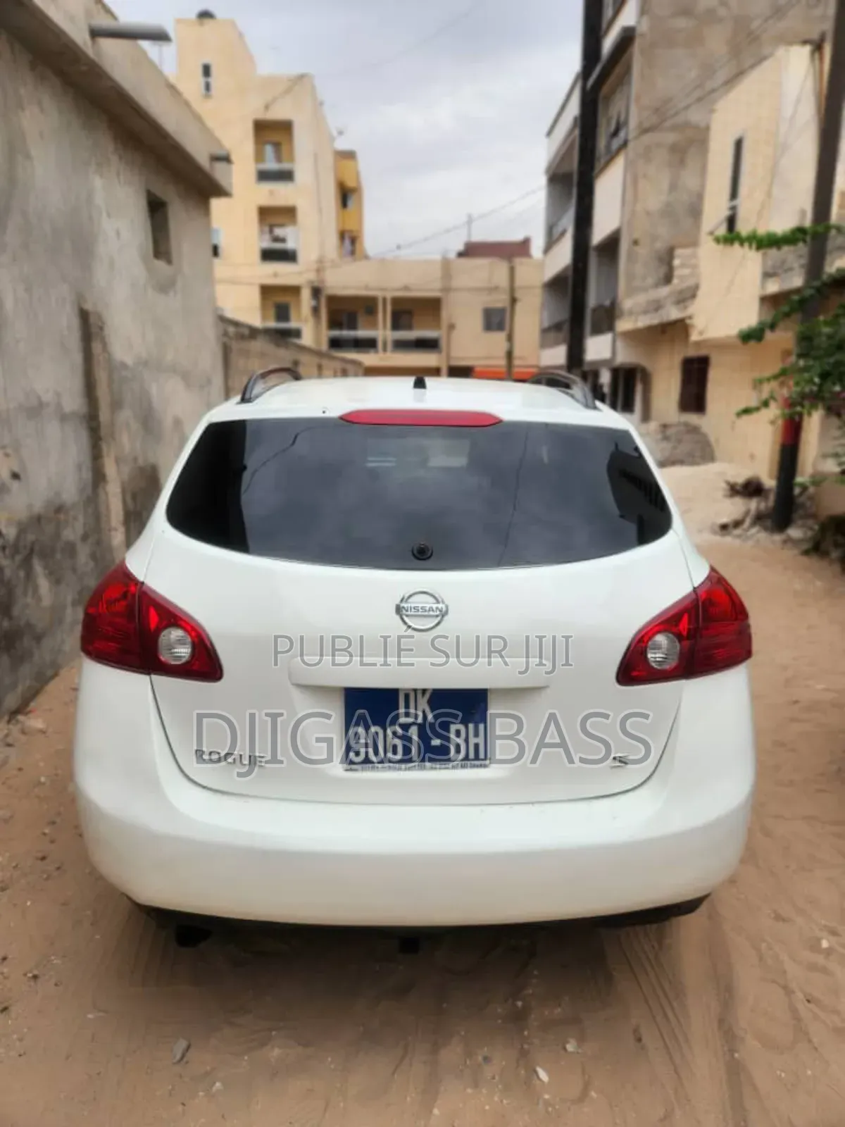 Nissan Rogue 2011 Blanc cassé