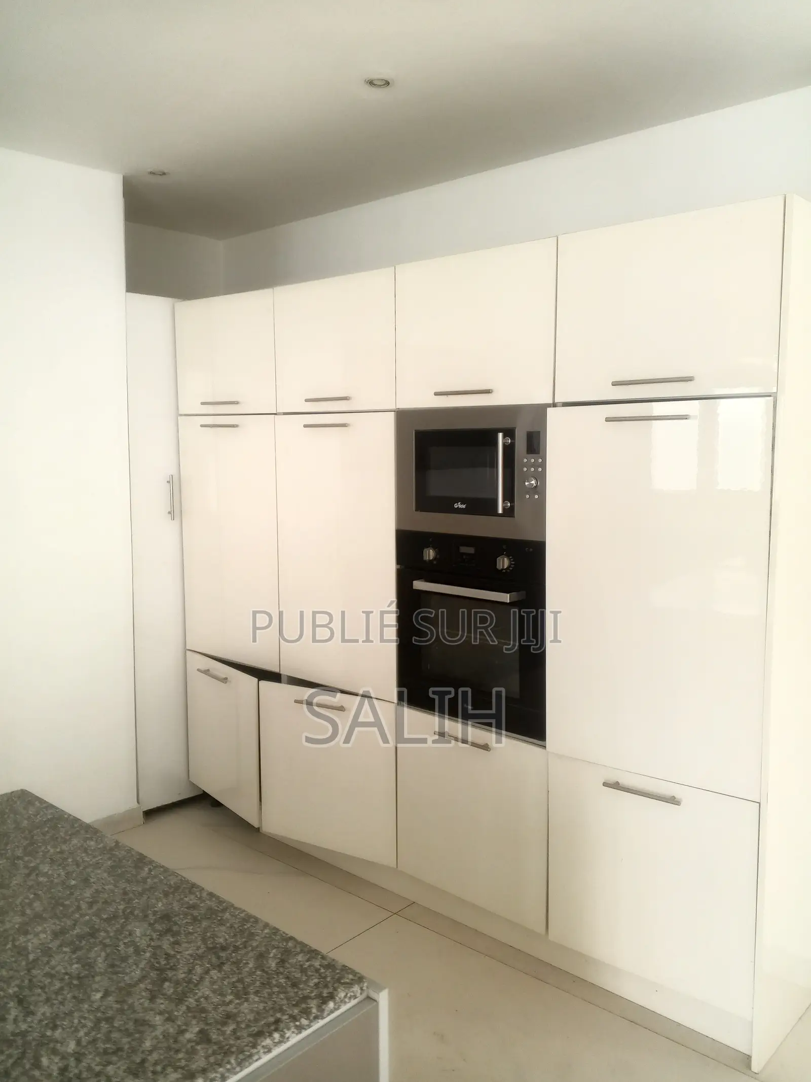 5chbre Duplex dans Salih-Immo, Fann-Point E-Amitié à Louer