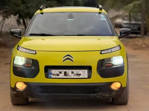 Photo - Citroen C4 2017 Jaune