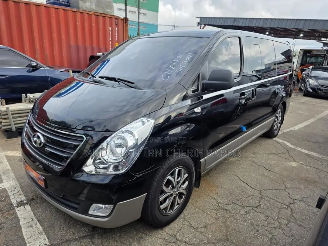 Hyundai Starex 2017 Black