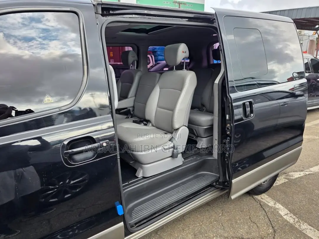 Hyundai Starex 2017 Black