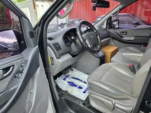 Hyundai Starex 2017 Black