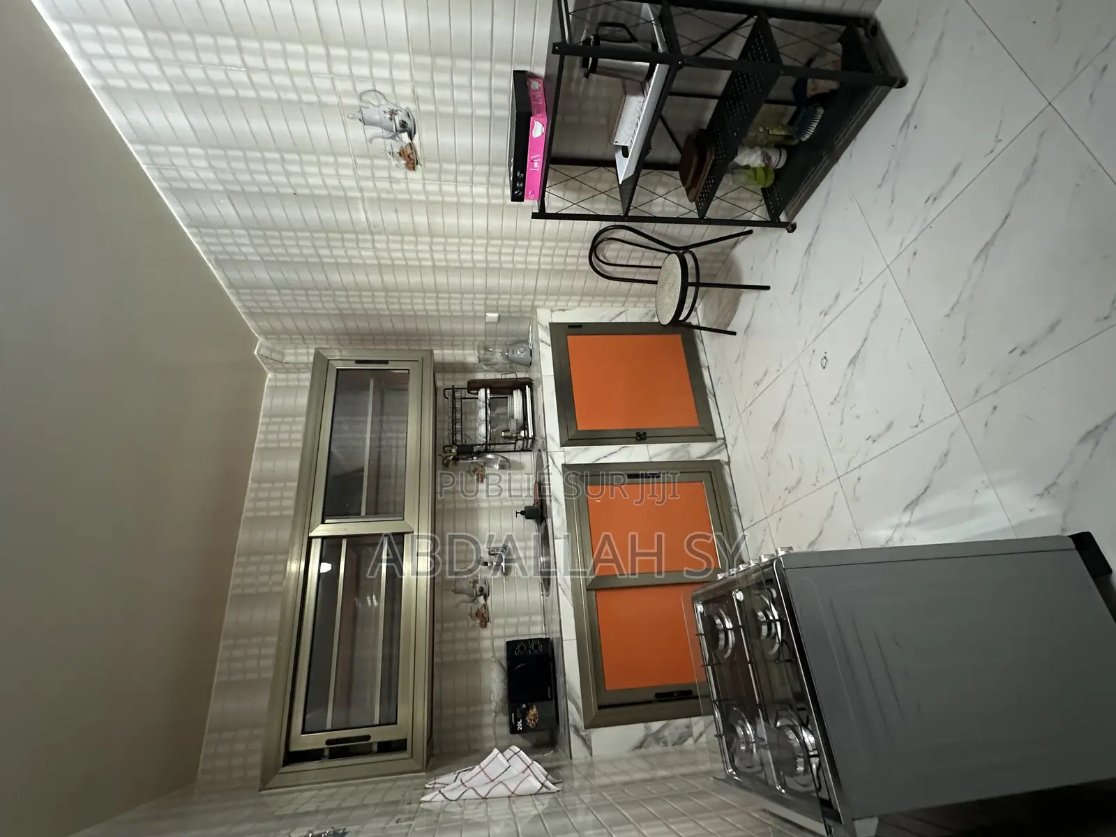 Furnished 3chbre Appartement dans Sicap-Liberté à Louer