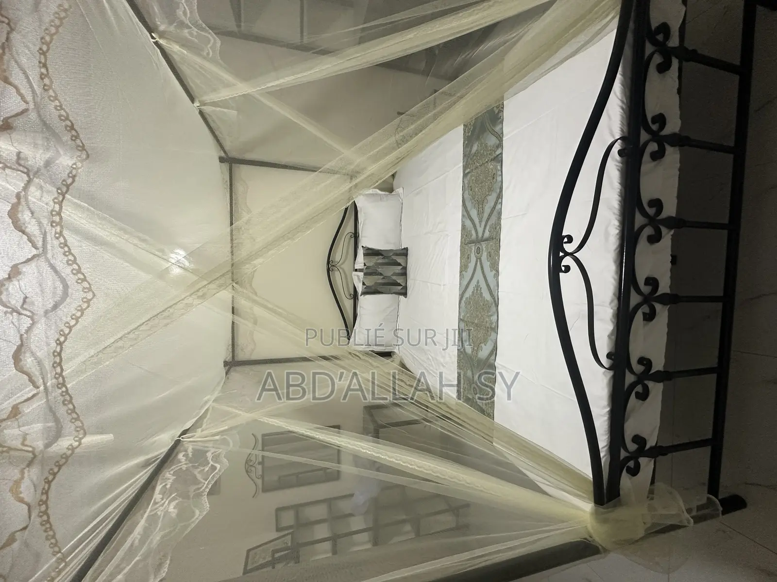 Furnished 3chbre Appartement dans Sicap-Liberté à Louer