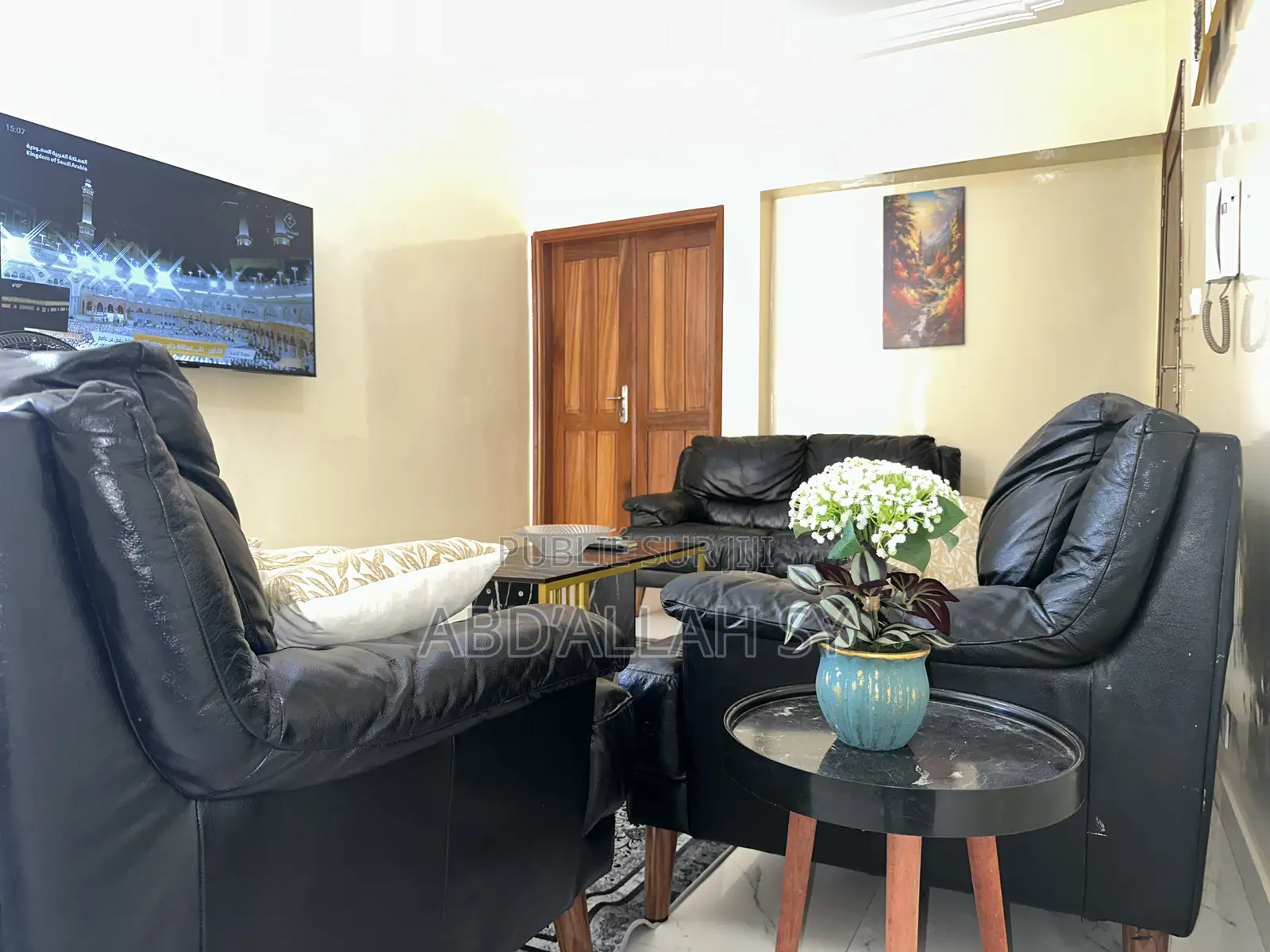 Furnished 3chbre Appartement dans Sicap-Liberté à Louer