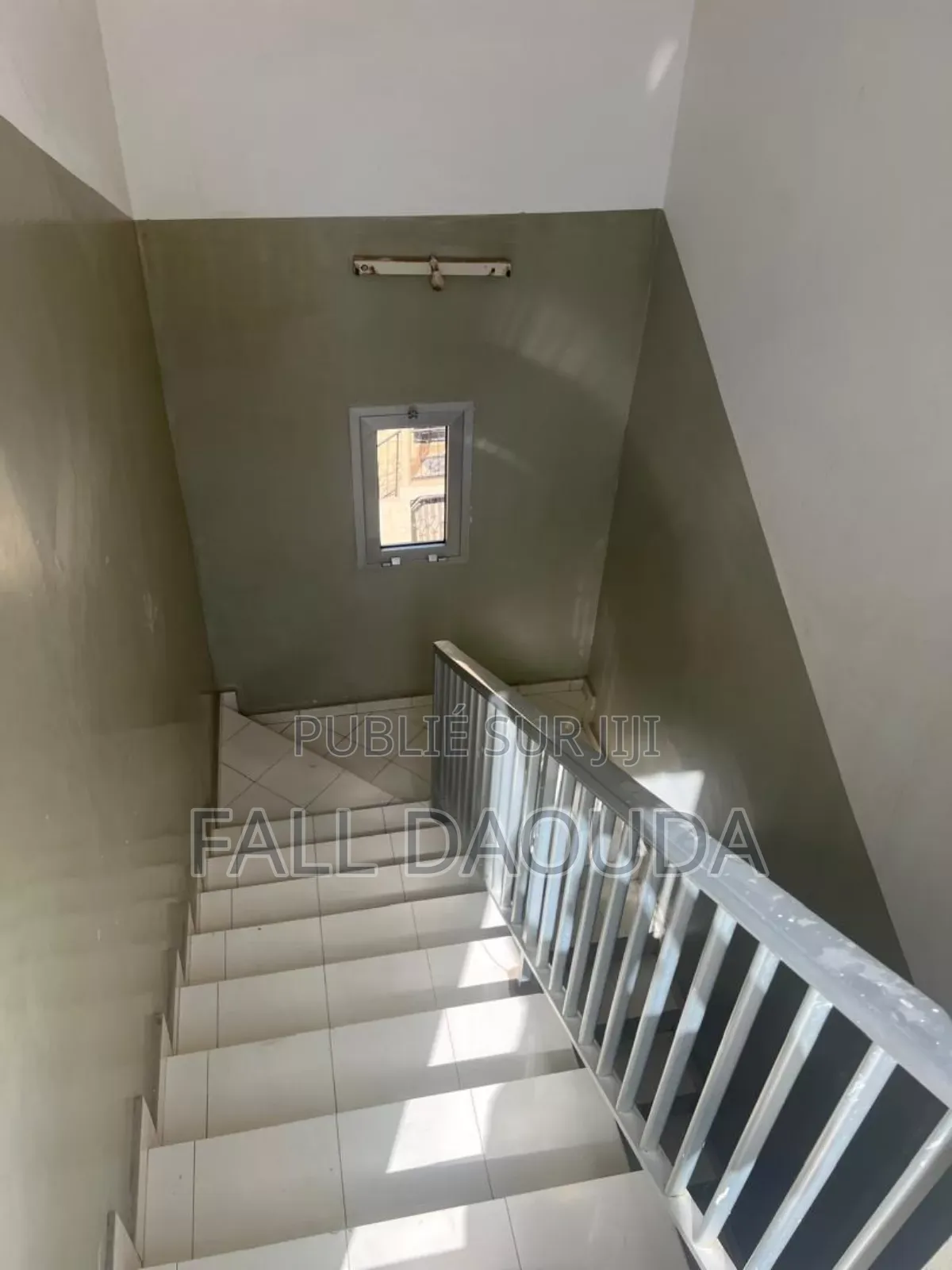 6chbre Villa dans Villa, Grand Dakar à Vendre