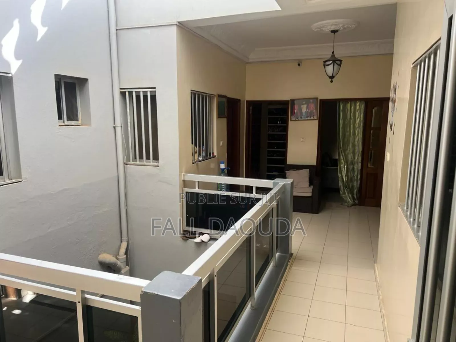 6chbre Villa dans Villa, Grand Dakar à Vendre