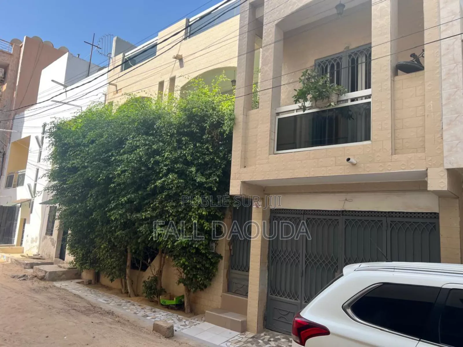 6chbre Villa dans Villa, Grand Dakar à Vendre