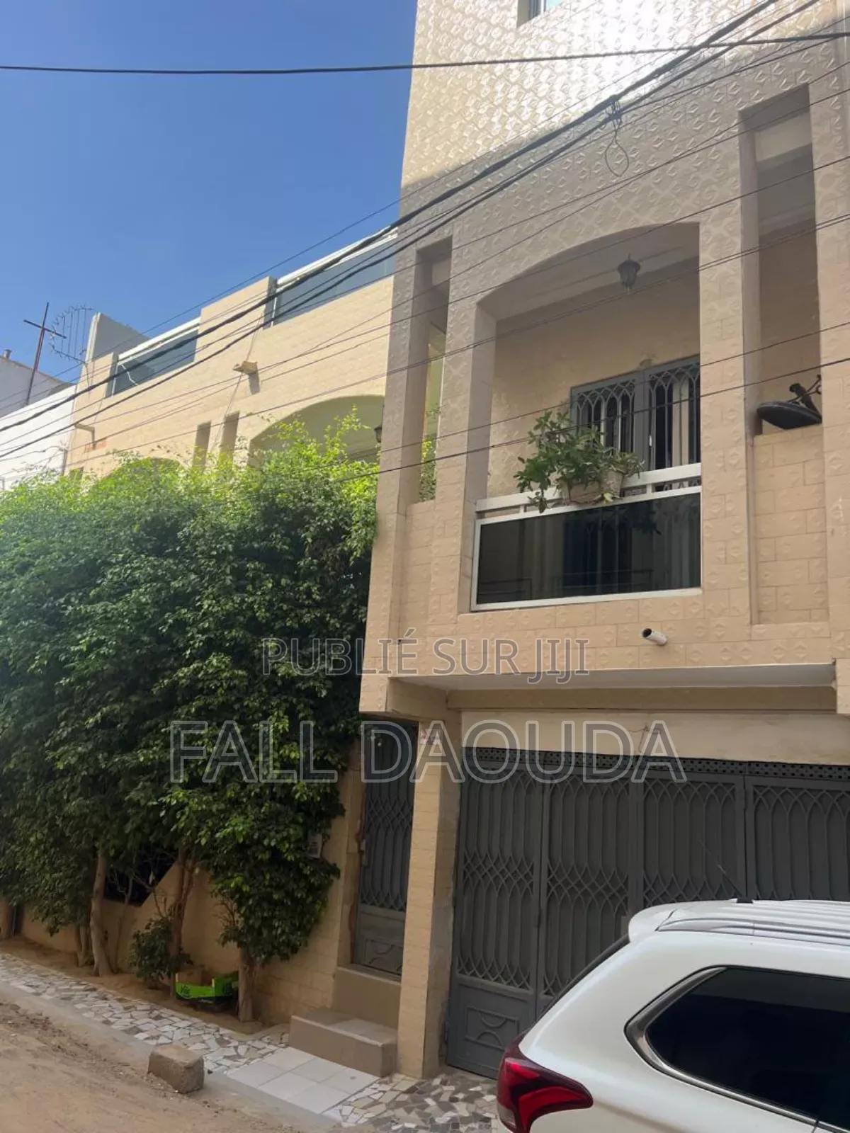 6chbre Villa dans Villa, Grand Dakar à Vendre