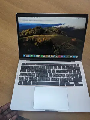 Ordinateur Portable Apple MacBook Pro 2017 16GB Intel Core I7 SSD 1T