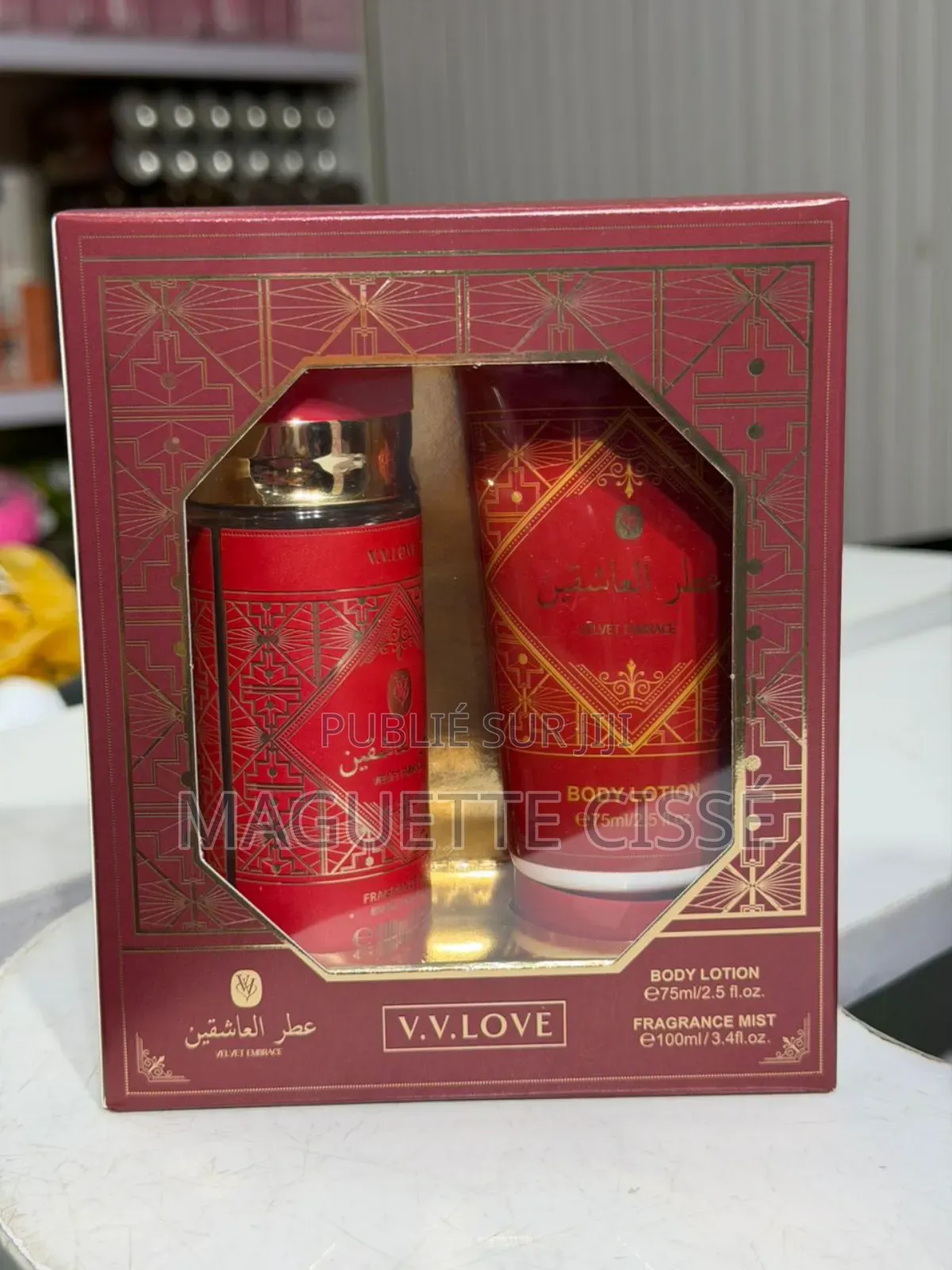 Box De Crème Et De Parfum Ou Brume