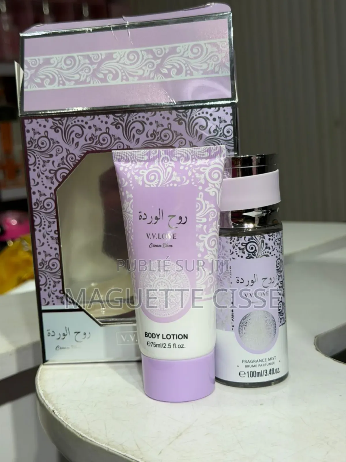 Box De Crème Et De Parfum Ou Brume