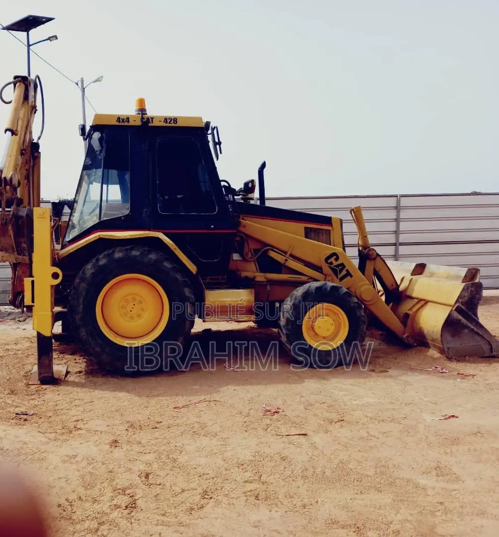Vente De Tractopelle( Chargeuse-Pelleteuse)