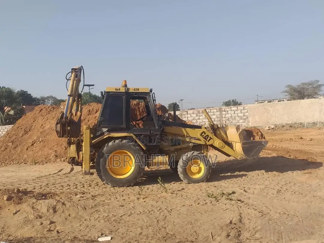 Vente De Tractopelle( Chargeuse-Pelleteuse)