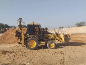 Vente De Tractopelle( Chargeuse-Pelleteuse)