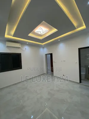 Photo - 2chbre Appartement dans F3, Yoff à Louer