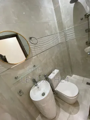 2chbre Appartement dans F3, Yoff à Louer