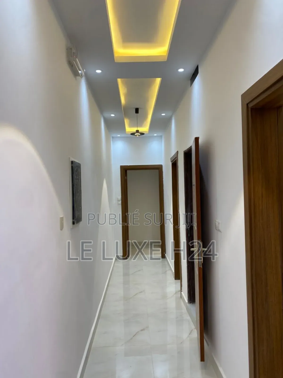 2chbre Appartement dans F3, Yoff à Louer