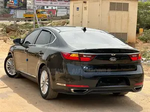 Kia K5 2.0 500h 2018 Noir Mat