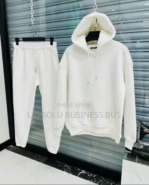 Photo - Disponible Chez L’Absolu