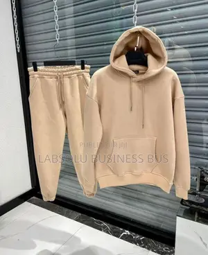 Disponible Chez L’Absolu