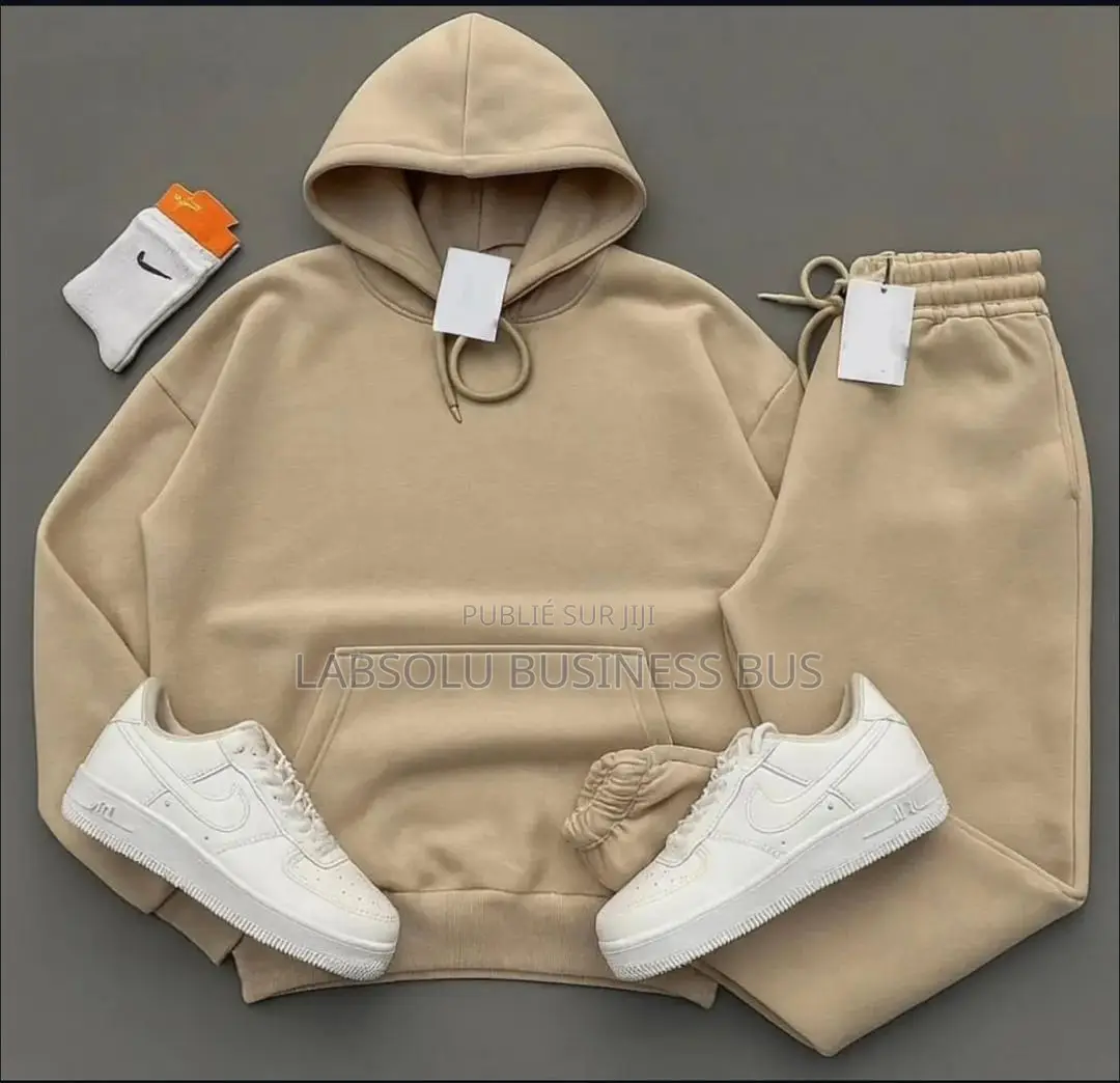 Disponible Chez L’Absolu