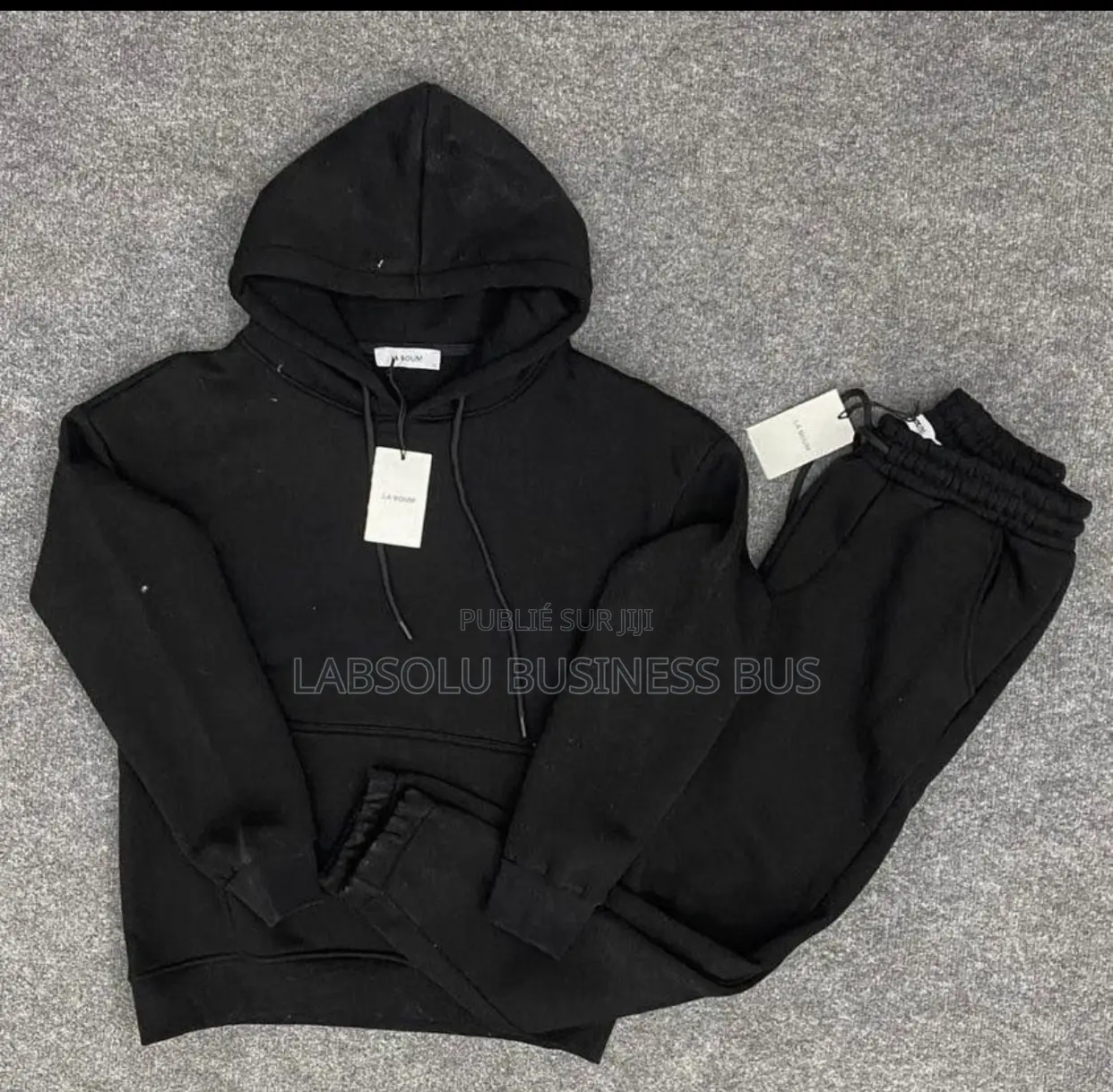 Disponible Chez L’Absolu