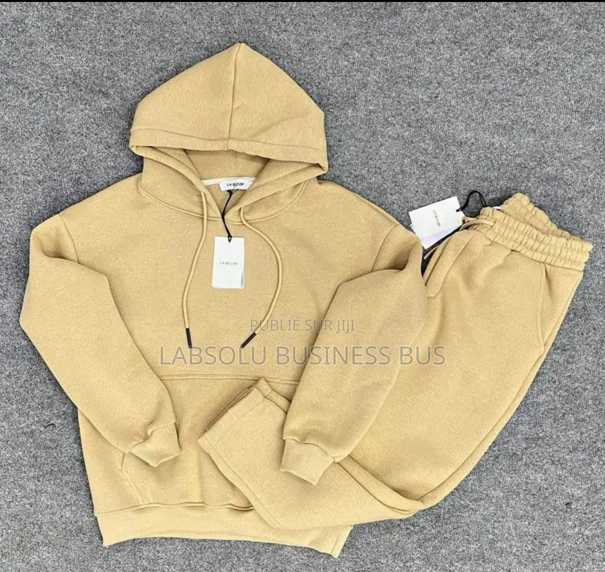 Disponible Chez L’Absolu