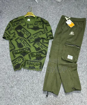 Ensemble T-Shirt Pantalon Jogging Disponible