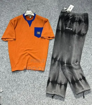 Pantalons T-Shirts Men Disponible