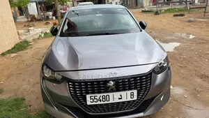Peugeot 208 2022 Gris