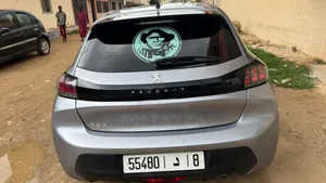 Peugeot 208 2022 Gris