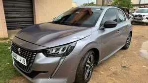 Peugeot 208 2022 Gris