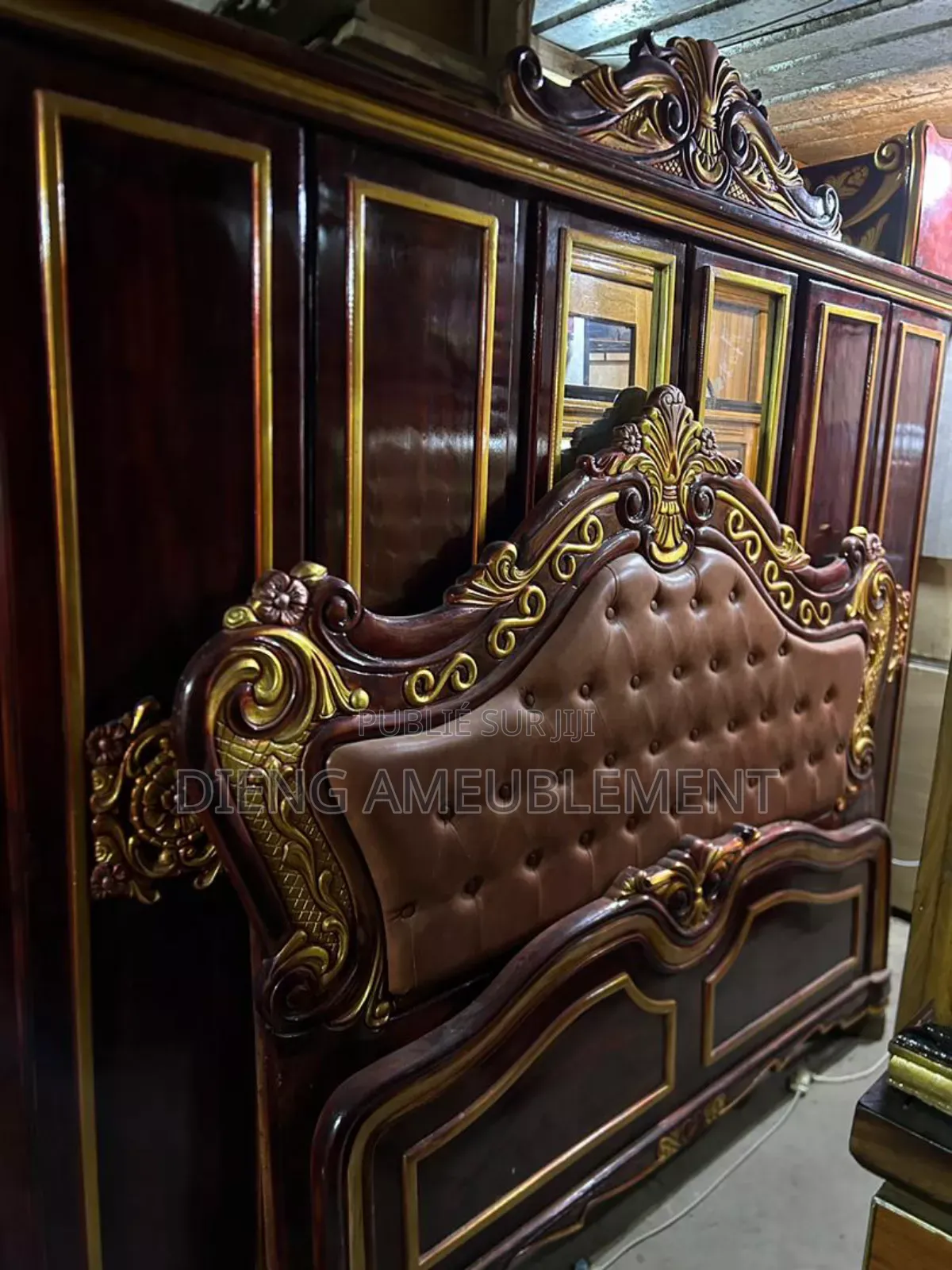 Chambre À Coucher Bois Rouge