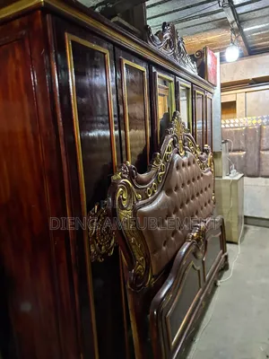 Chambre À Coucher Bois Rouge