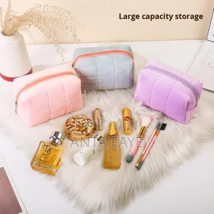 Troisse De Maquillage