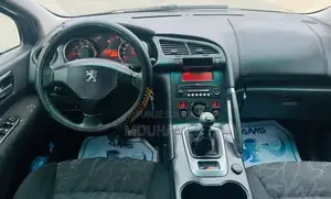 Peugeot 3008 2011 Gris