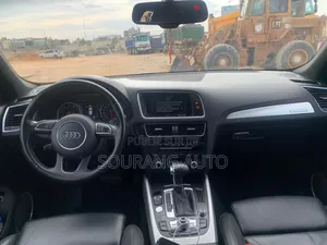Audi Q5 2.0T Premium AWD quattro 2018 Black