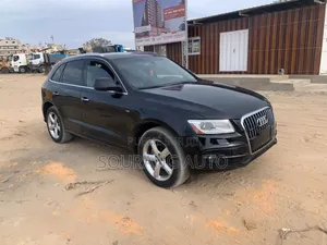 Audi Q5 2.0T Premium AWD quattro 2018 Black