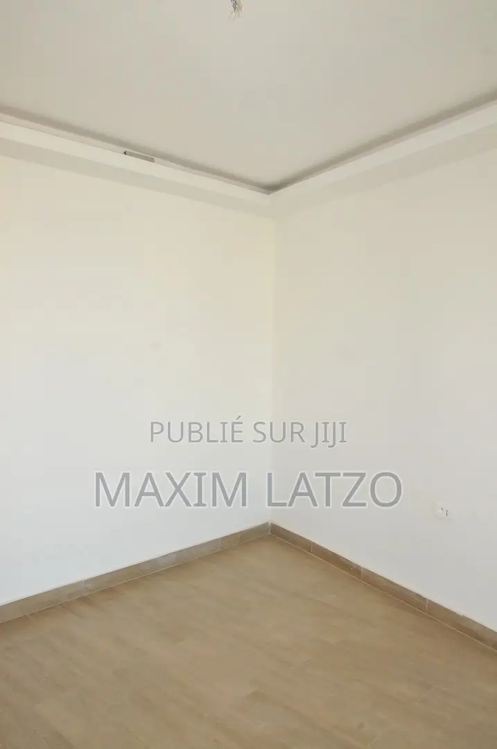1chbre Appartement dans Fann-Point E-Amitié à Louer