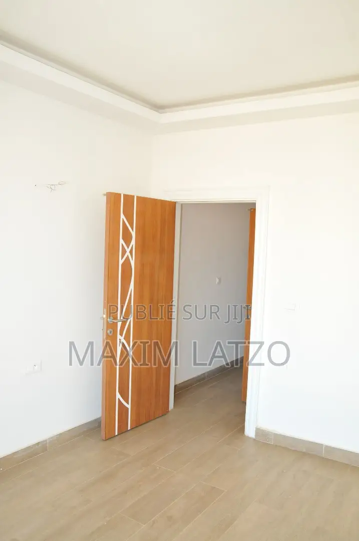 1chbre Appartement dans Fann-Point E-Amitié à Louer