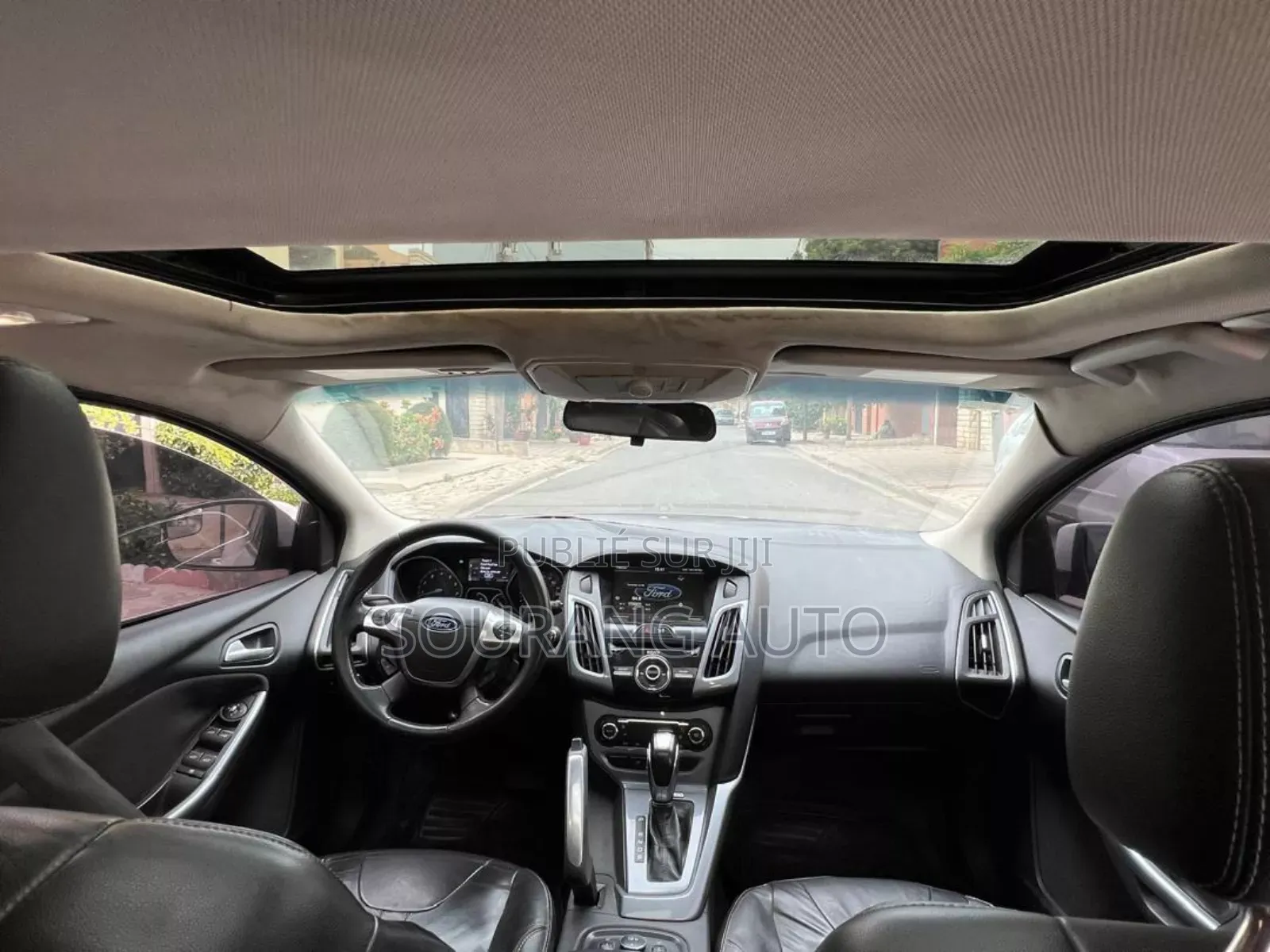 Ford Focus Titanium 5-Door 2013 Blanc