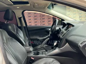 Ford Focus Titanium 5-Door 2013 Blanc