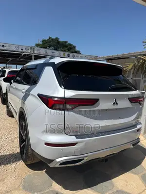 Mitsubishi Outlander 2022 Blanc
