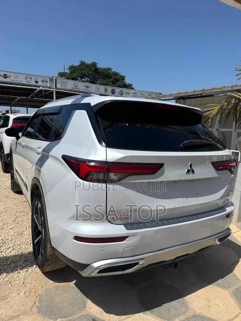 Mitsubishi Outlander 2022 Blanc
