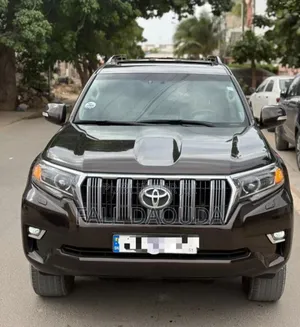 Photo - Toyota Land Cruiser Prado 2020 Black