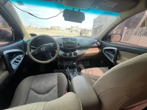 Toyota RAV4 2011 Gris