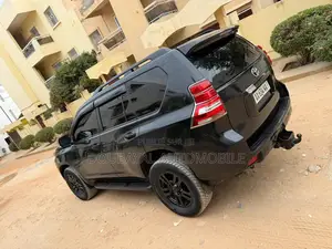 Toyota Land Cruiser Prado 2.7 i 2010 Noir Mat