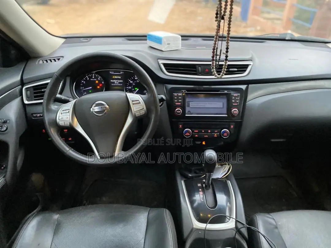 Nissan Rogue SV 4dr SUV AWD (2.5L 4cyl CVT) 2015 Noir Mat